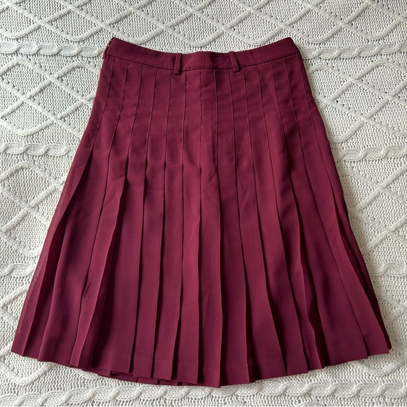 BCBGMaxAzria Burgundy Pleated Skirt - Picture 1 of 8